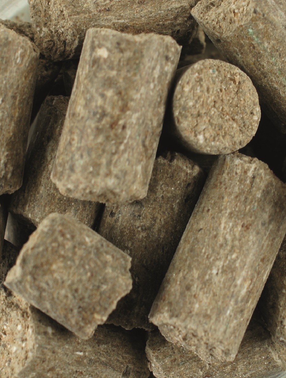 Mineralfutter-Pellets Braune, zylindrische Mineralfutter-Pellets für Pferde, grob gepresst