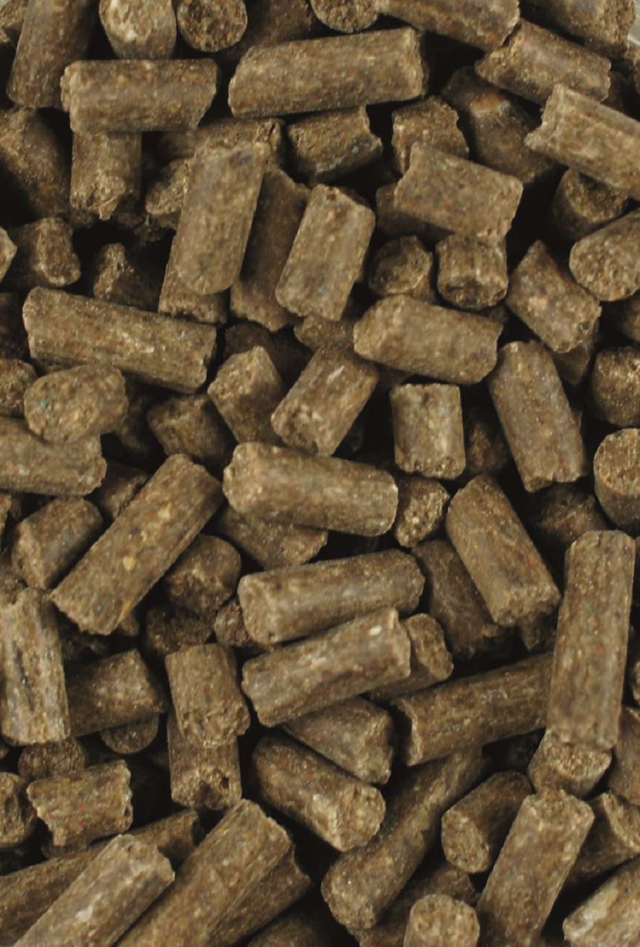 Mineralfutter-Pellets Braune, zylindrische Mineralfutter-Pellets für Pferde, grob gepresst
